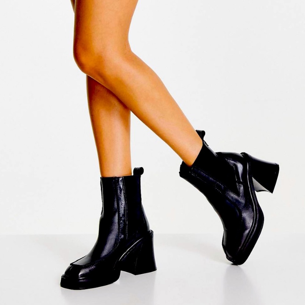 Topshop Hunter Heeled Leather Ankle Boot BLACK         Size 9.5    •NEW•
